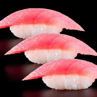 Тріо з тунцем (120г)