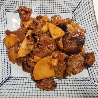 Ternera con bambu y seta china