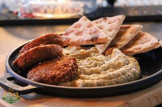 Crispy falafel & hummus