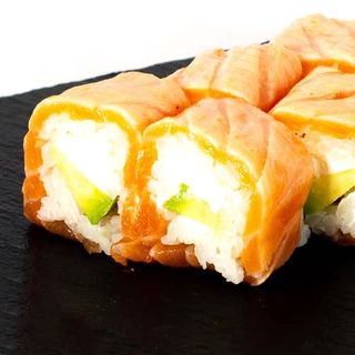 Rollo Fresco Tataki Queso Y Aguacate (8 pzs.)