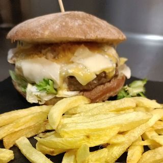 HAMBURGUESA BLACK ANGUS 4 QUESOS