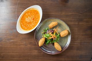 Pasteis de Bacalhau c/ Arroz de Tomate