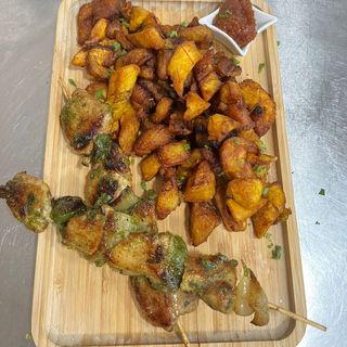 Alloco brochettes de poulet