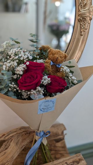 Ramo 3 Rosas Rojas+ Osito Marrón