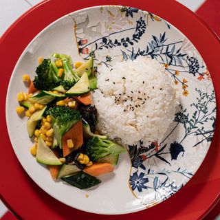 Riso bianco con verdure