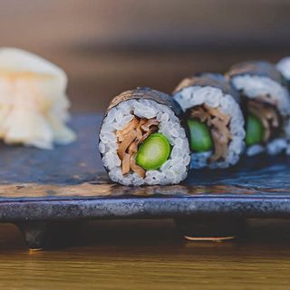 Makis De Espárrago Y Shitakes 