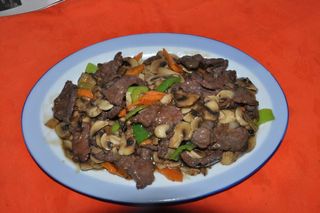 135. Телешко с пресни гъби (600г)