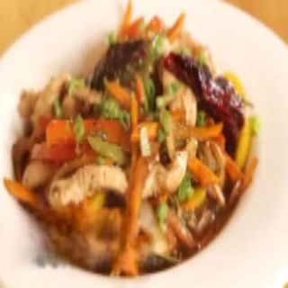 Pollo En Cazuela Caliente