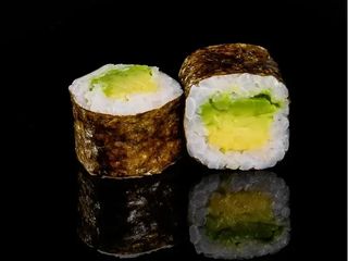 Maki z awokado (115g)