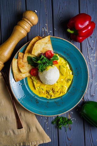 Куриное филе в соусе карри (350г)