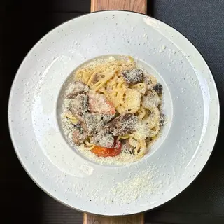 Спагеті з телятиною і грибами (320г)