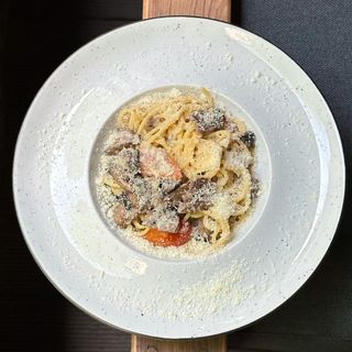 Спагеті з телятиною і грибами (320г)