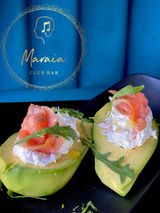 Пълнено авокадо с мус сирена и лакса (250г)