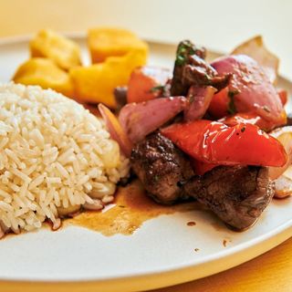 solomillo al wok/lomo saltado