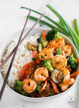 Fried shrimps with vegetable 