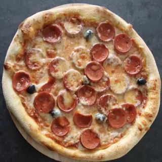  Pizza Pepperoni Familiale   