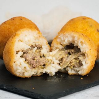 Arancino porcini e salsiccia