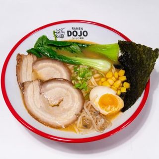 Ramen de cerdo con miso (grande)
