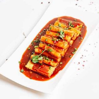 Тофу қосылған токпокки/Токпокки с тофу