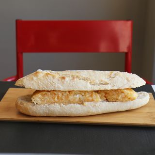 Bocadillo De Tortilla Clásica