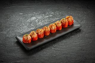 Запеченный ролл с моцареллой и лососем