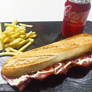 Combo de bacon, queso, tomate y Ali-Oli