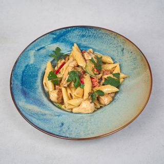 Makaron  z kurczakiem  i warzywami