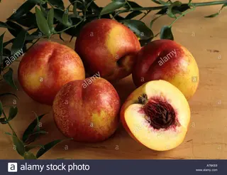 Pesche noci