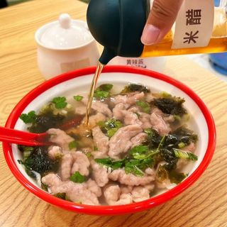 Zuppa di polpette di maiale