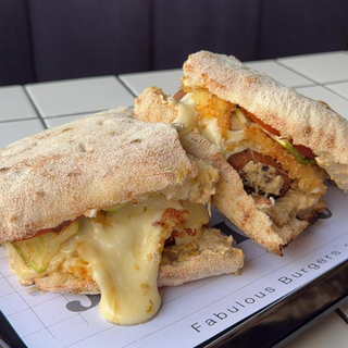 ვეჯი სენდვიჩი ფალაფელით