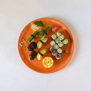 Sushi Bandeja 20 de vegetales (18 pzs.)