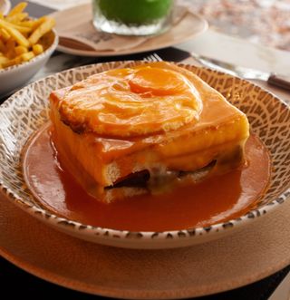 Francesinha de Frango