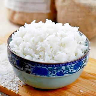 J7. Orez fiert 白米饭