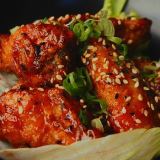 5. Alitas Con Salsa FU (6 Uds.)