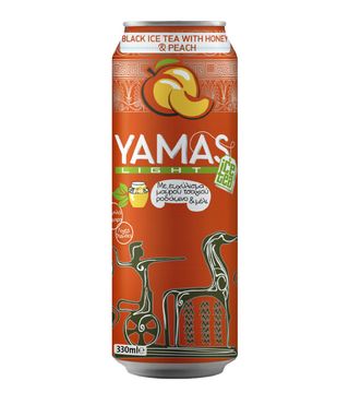 Crni čaj sa sokom od breskve i medom