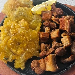 Chicharrón con patacón