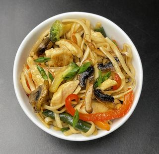 Удон з куркою і грибами (250 г)