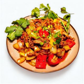 Wołowina pikantna na miodzie w aromacie trawy cytrynowej