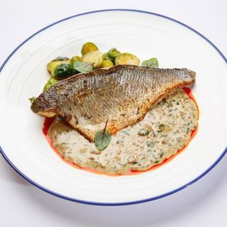 Філе сібаса з брюссельською капустою