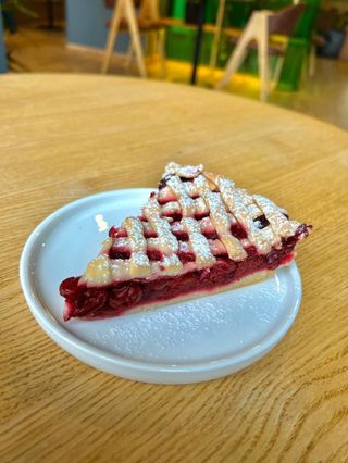 Пиріг з вишнею