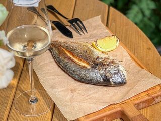 СВІЖА РИБА НА ГРИЛІ ДОРАДО ( 300g)