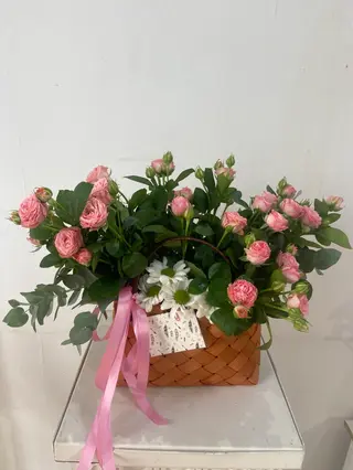 ჩანთა სპრეი ვარდებით