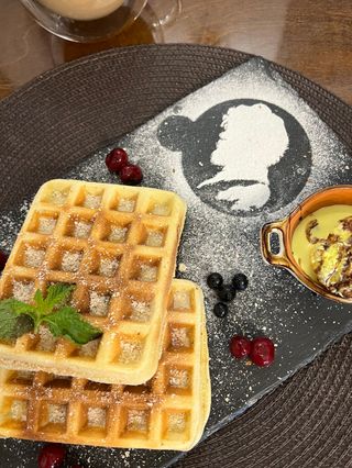 Бельгийские вафли с мороженым 