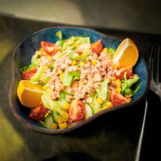 Salată cu ton