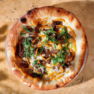 Pizza De Ragout Y Patata Dolce