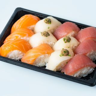 SURTIDO NIGUIRI 3X4 (12 piezas)