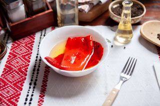 Salată de ardei copți