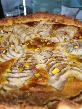 Tarte de pera com creme de amêndoa - fatia