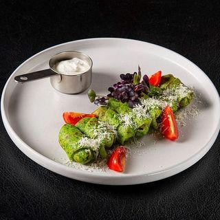 Міні млинчики з куркою та сметаною