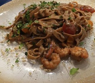 Tagliatelle De Huevo Con Ajo Negro